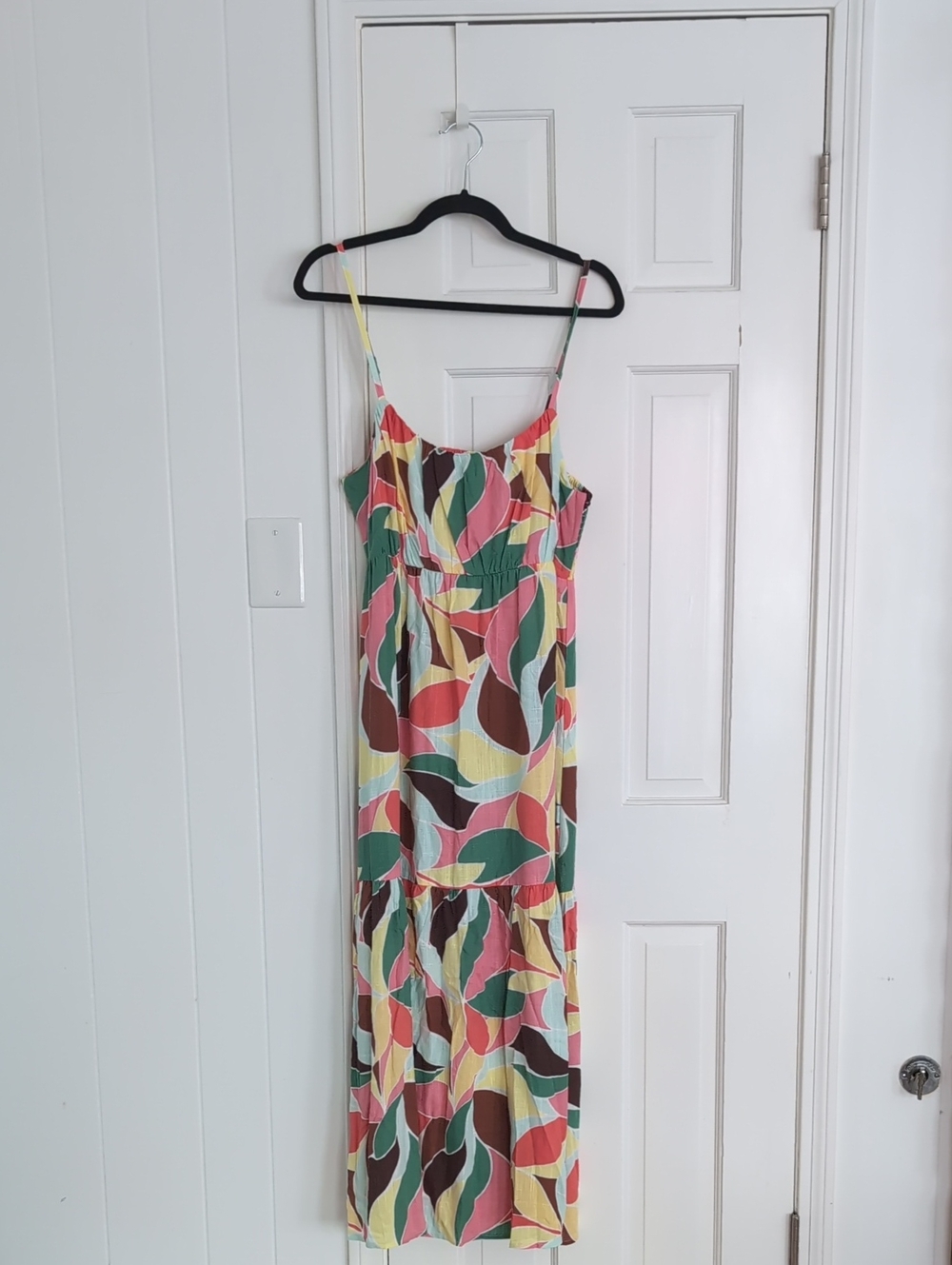 Sanctuary Multicolor Leaf-Print Spaghetti Strap Maxi Dress